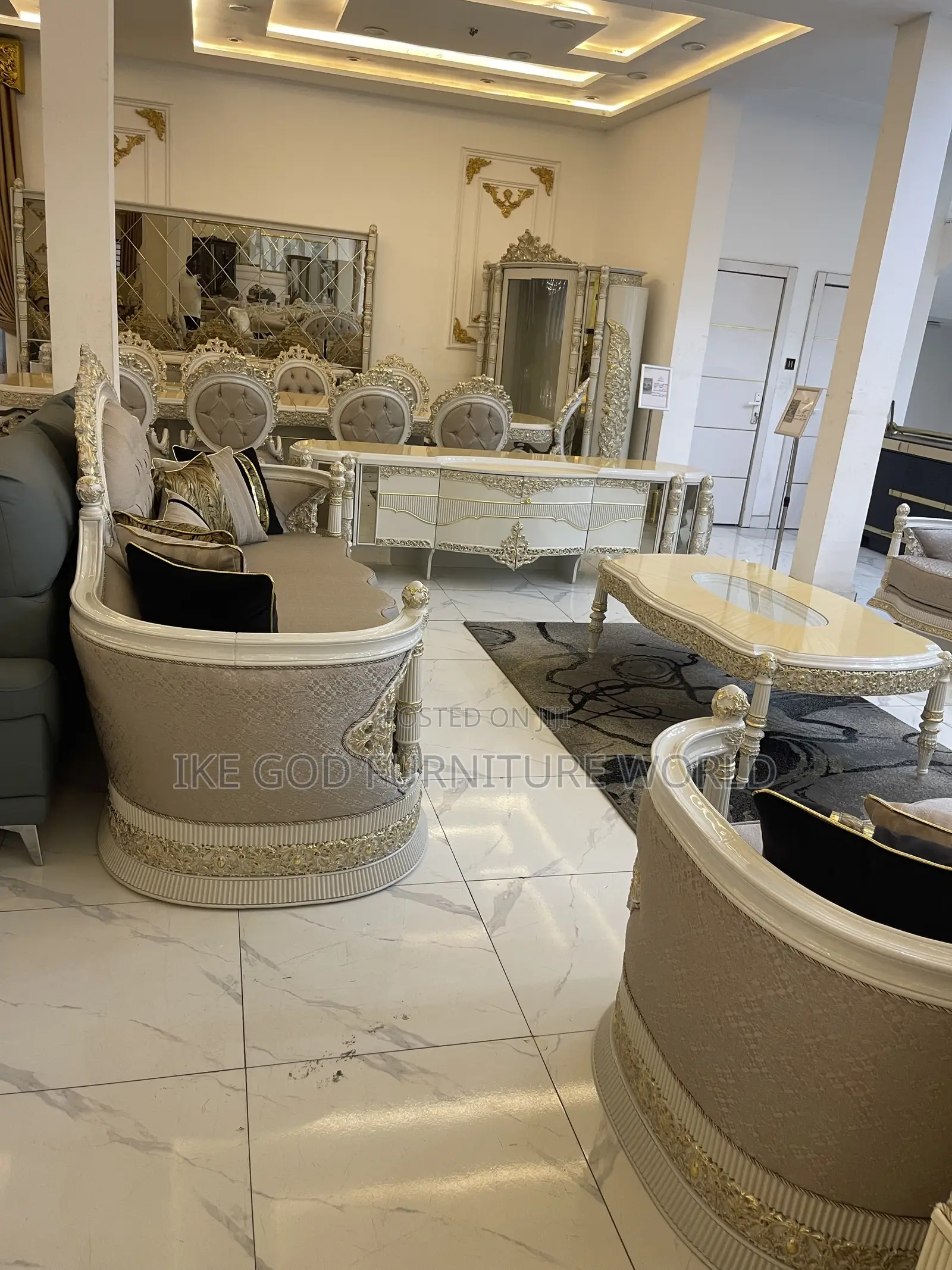 Full Set of High Classic Turkish Royal Fabric Sofa With 10seaterDining