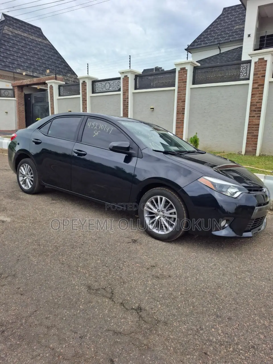 Toyota Corolla LE Premium 4dr Sedan (1.8L 4cyl CVT) 2015 Black