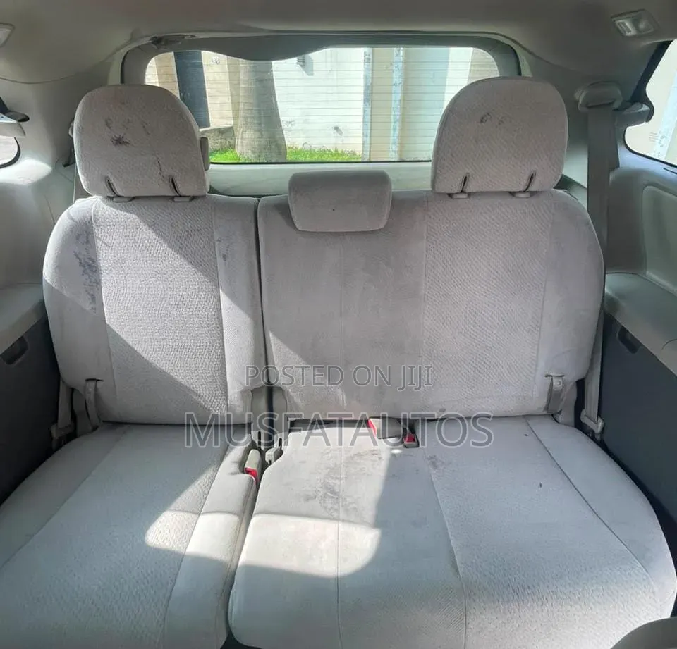 Toyota Sienna 2012