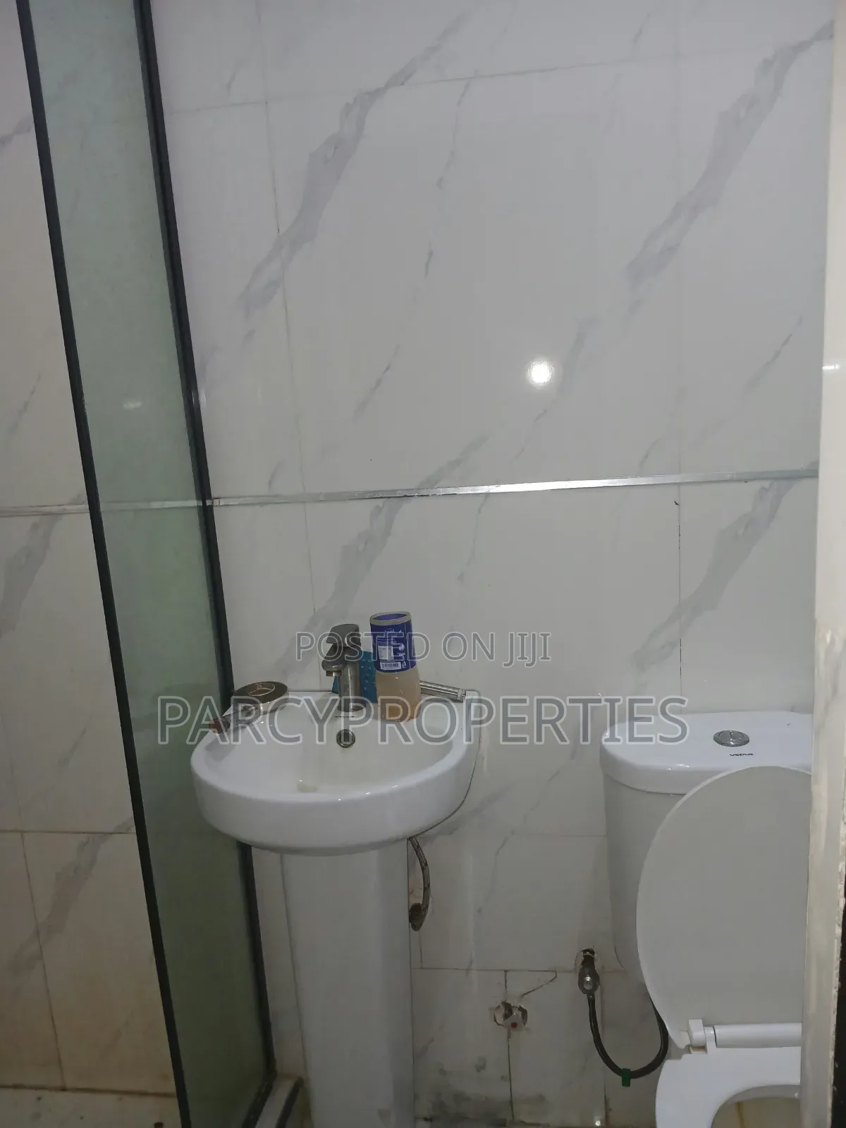 3bdrm Apartment in Lekki Expressway for rent