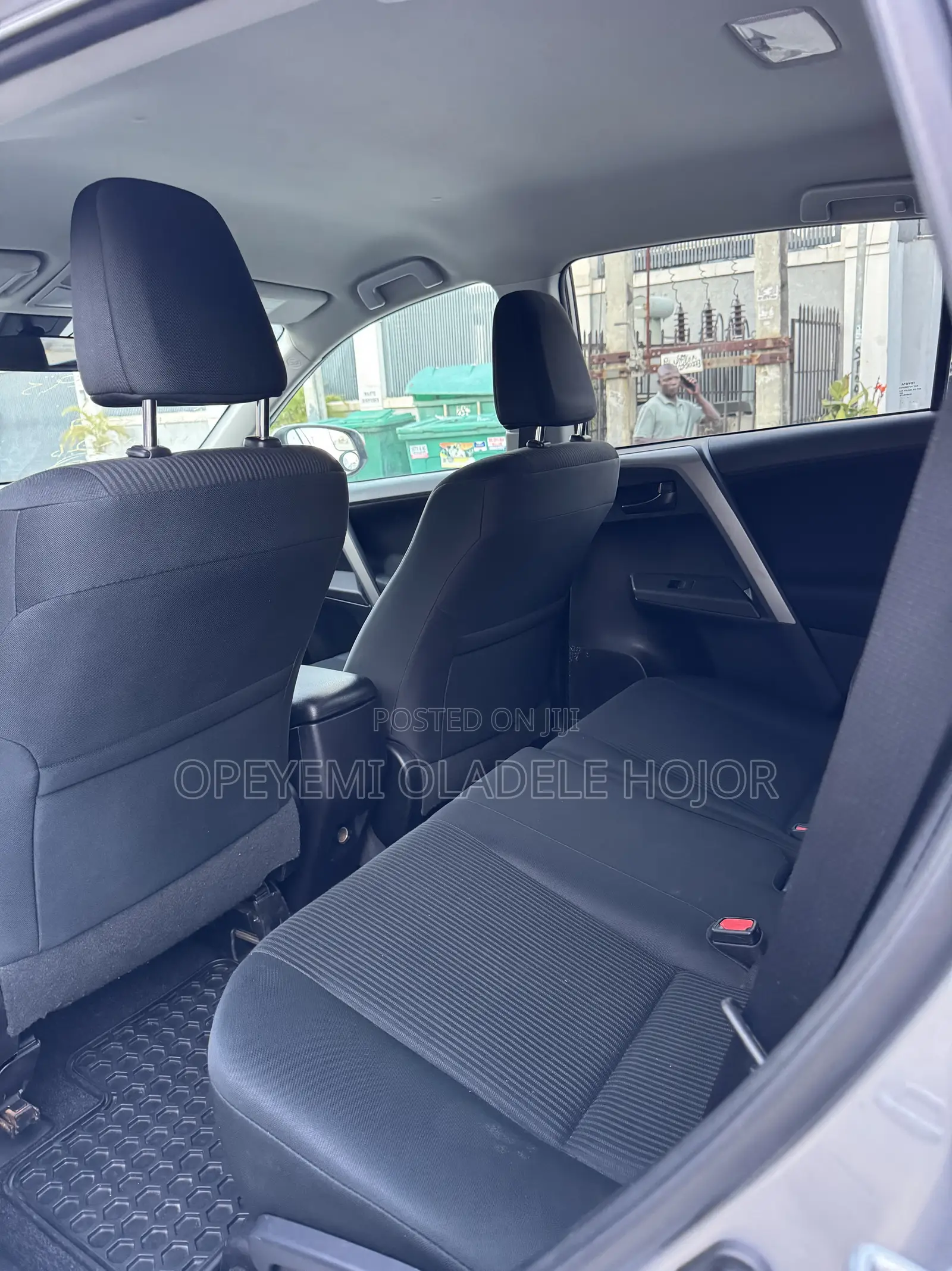 Toyota RAV4 LE AWD (2.5L 4cyl 6A) 2017 Silver
