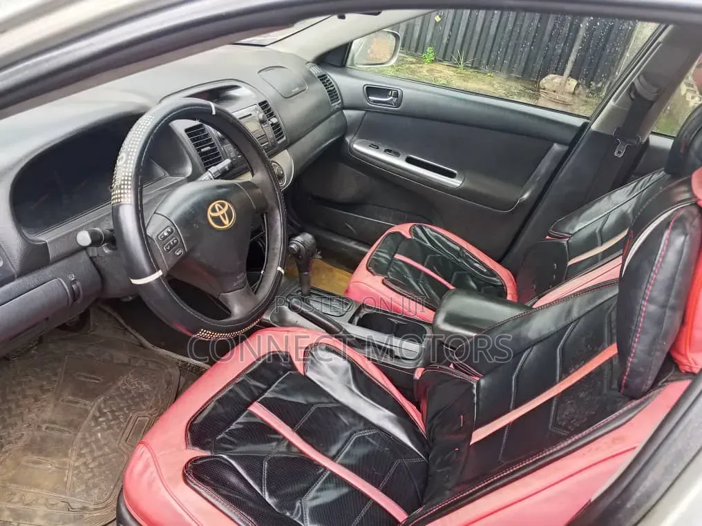 Toyota Camry 2005 Gold