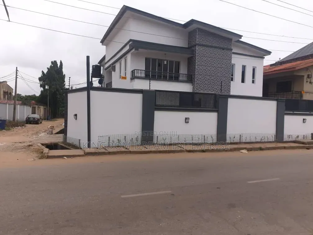 3bdrm Block of Flats in Abulegba Lagos for sale