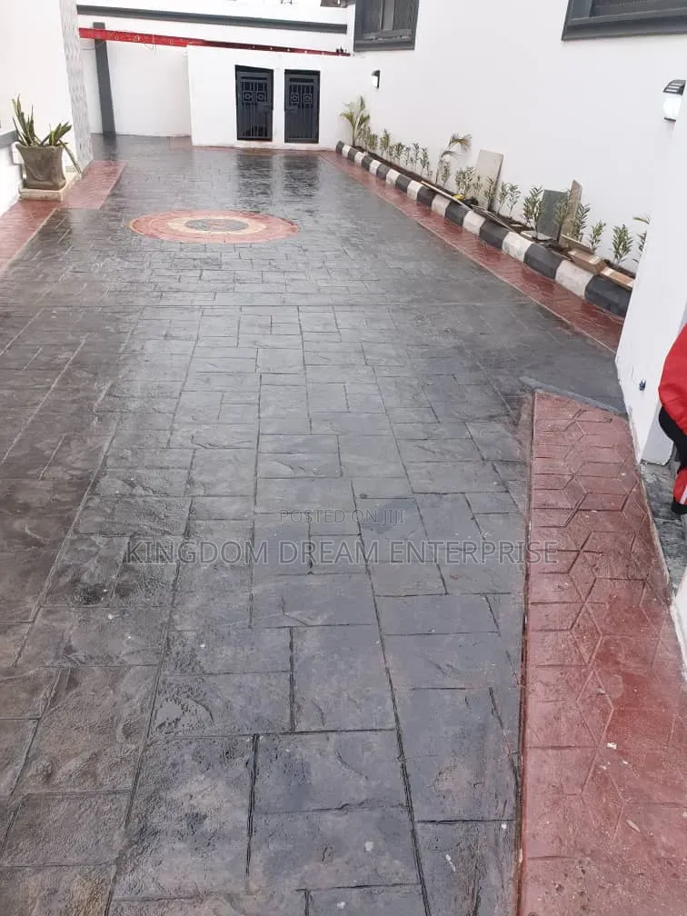 3bdrm Block of Flats in Abulegba Lagos for sale