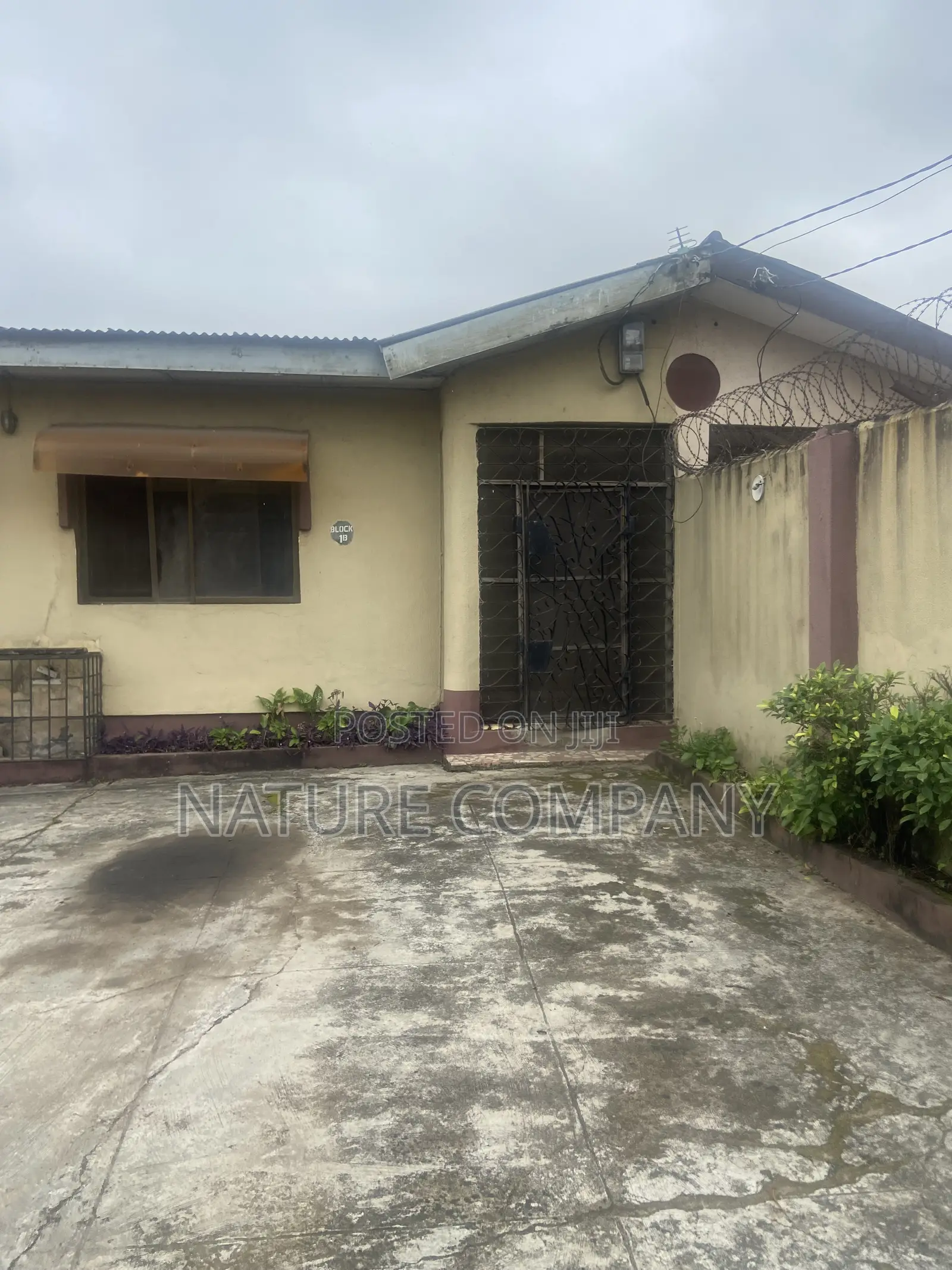 3bdrm Bungalow in Ijaiye Road Ogba for rent