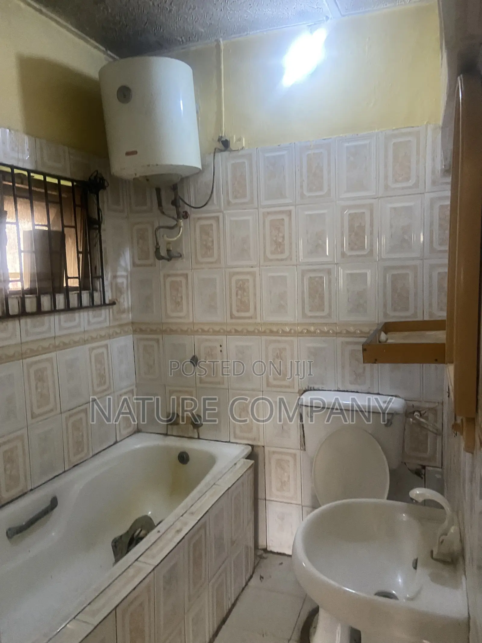 3bdrm Bungalow in Ijaiye Road Ogba for rent
