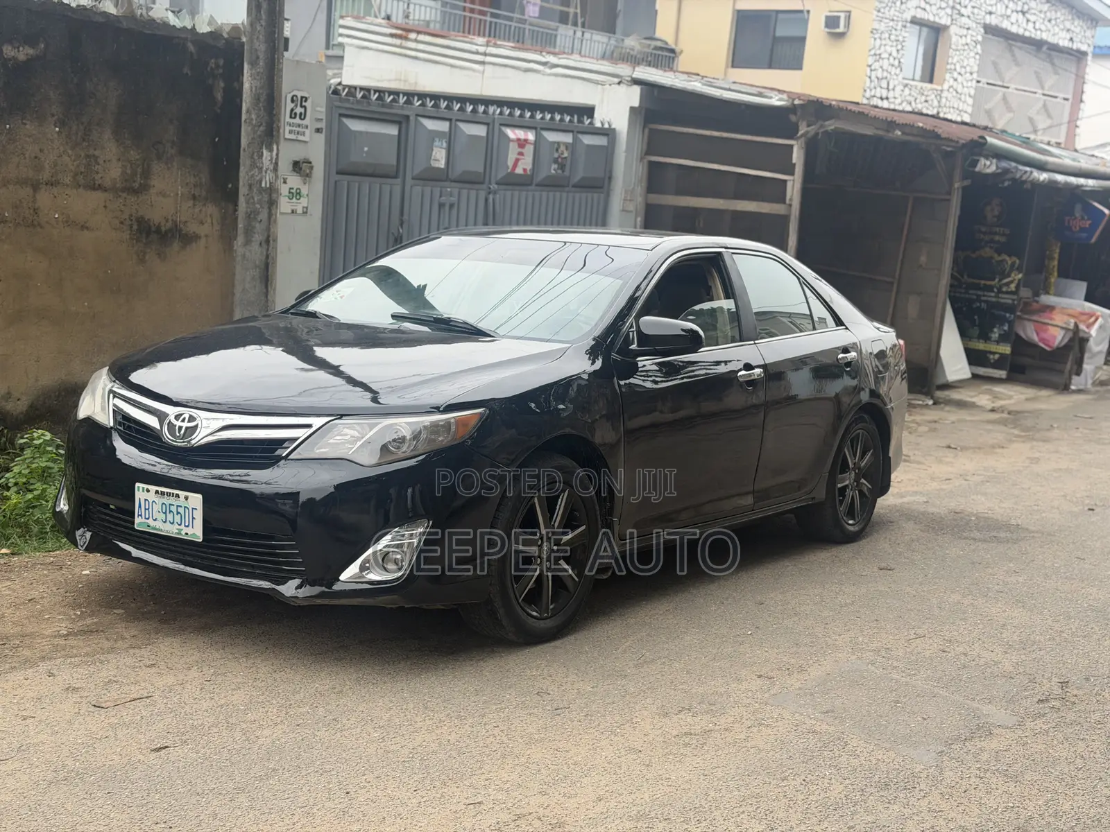 Toyota Camry LE 4dr Sedan (2.5L 4cyl 6A) 2012 Black