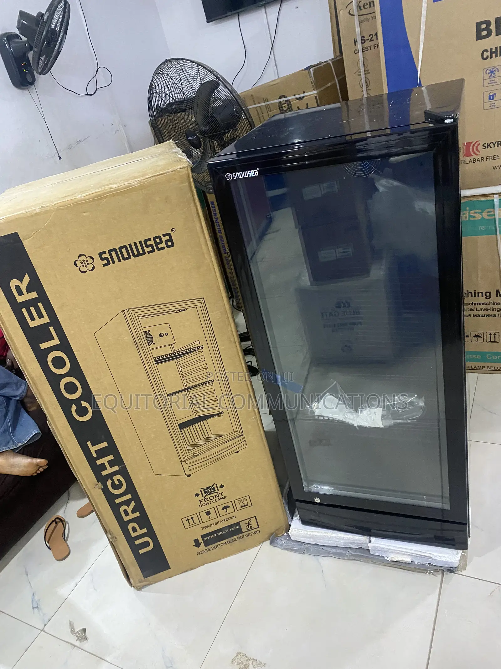 Snowsea LC-270W Shop Display Refrigerator