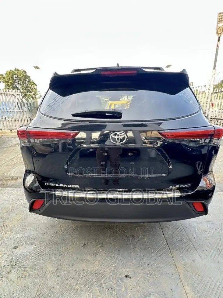 Toyota Highlander XLE AWD 2023 Black