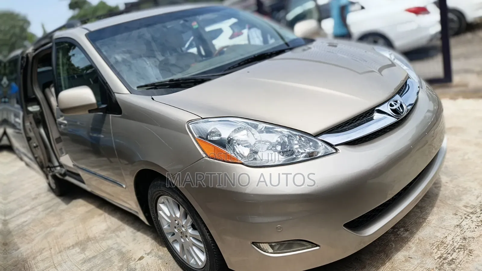Toyota Sienna 2008 Gold