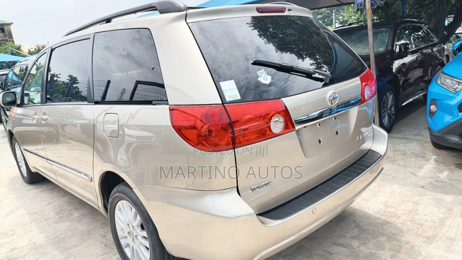 Toyota Sienna 2008 Gold