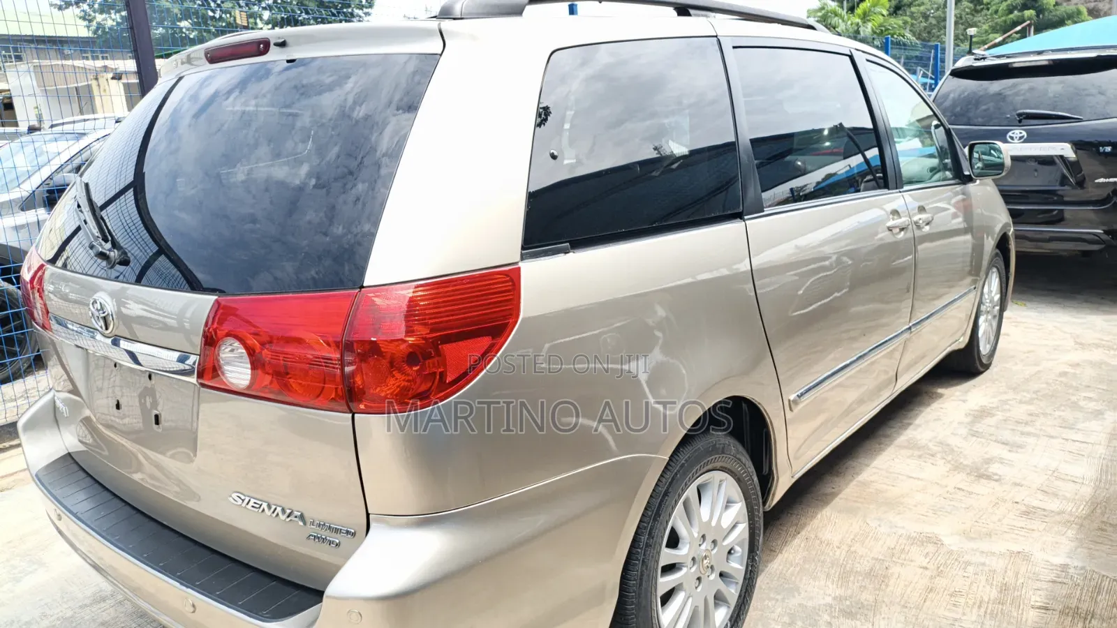 Toyota Sienna 2008 Gold