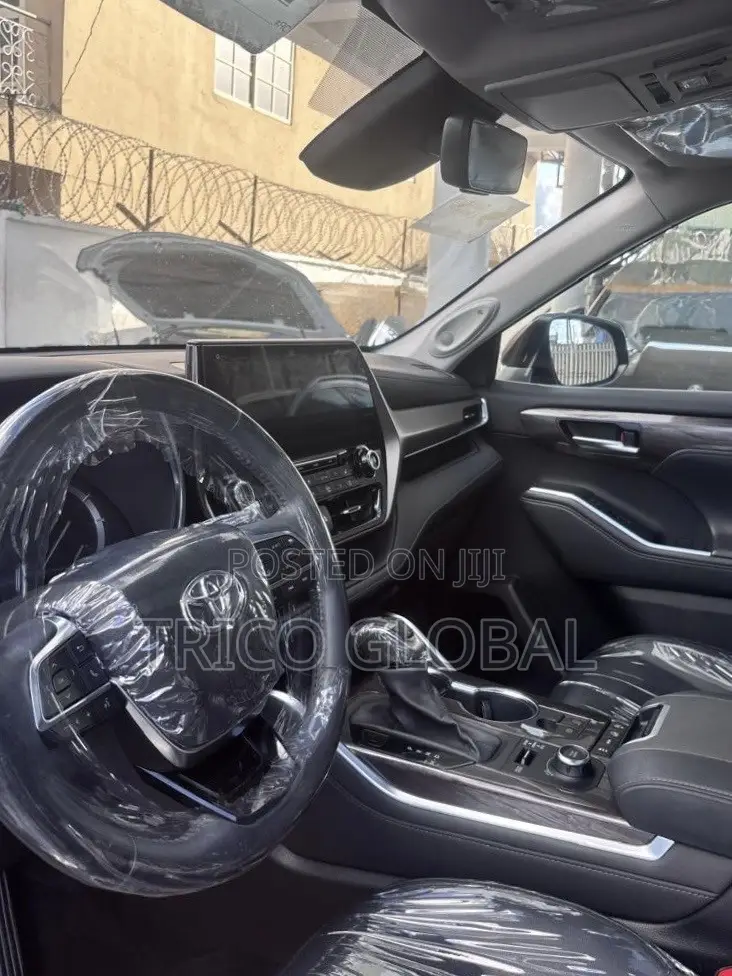 Toyota Highlander XLE AWD 2023 Black