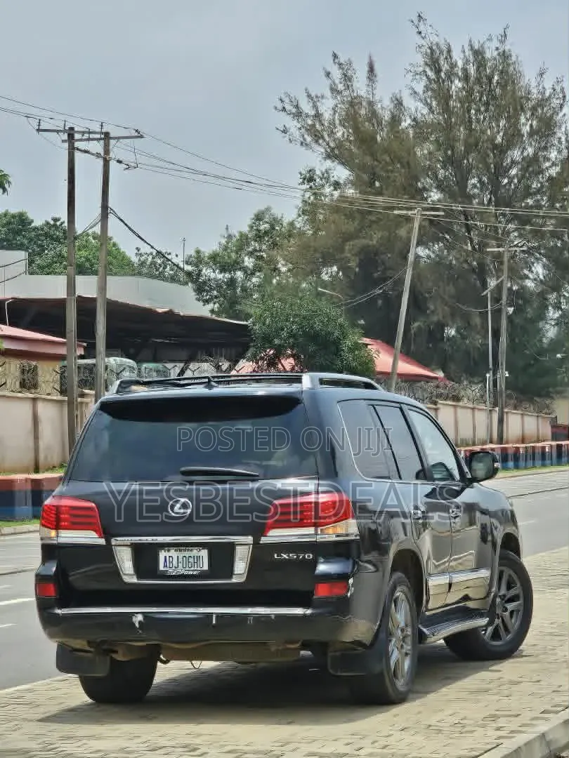 Lexus LX 2015 Black