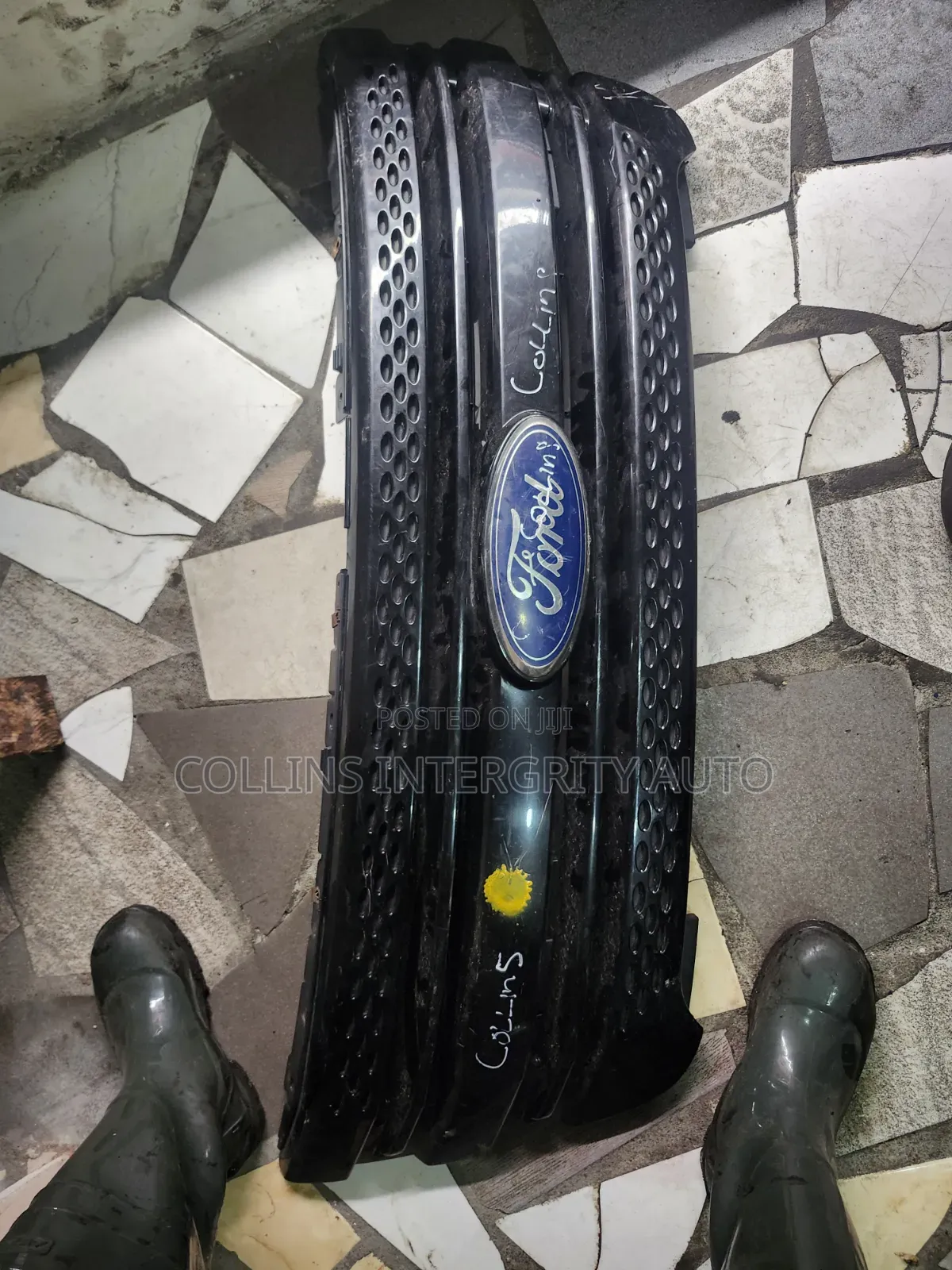 Front Grill Ford Explorer 2011 to 2015