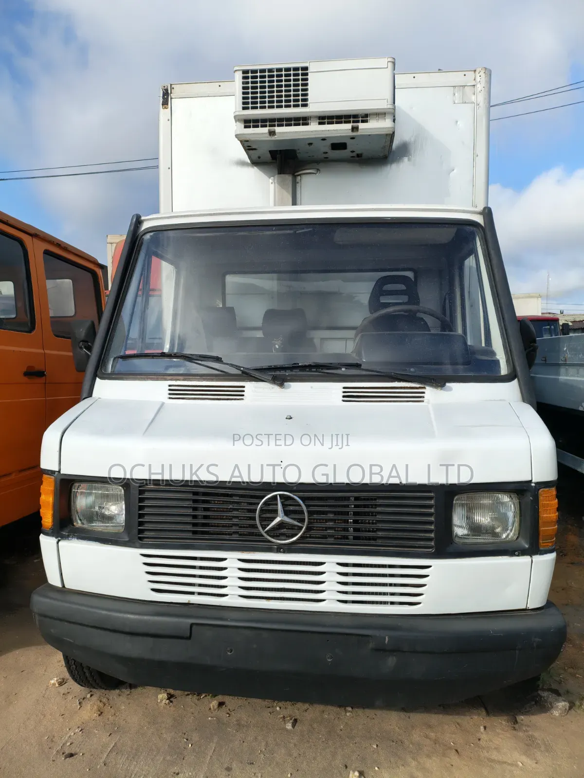 M/Benz Mini Cooling Van..