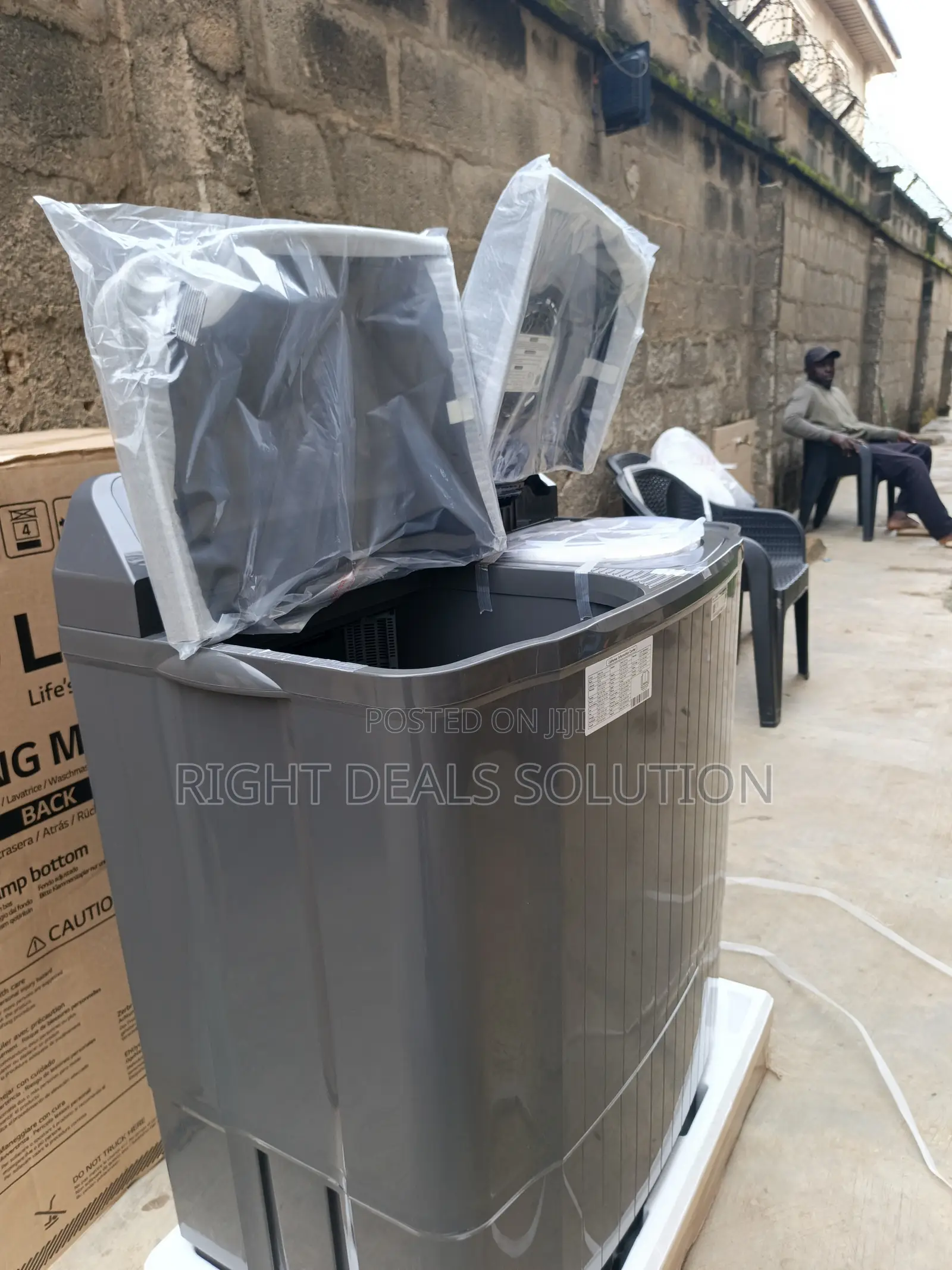 Keep Your Clothes Fresh With LG 9KG Automatic Washe