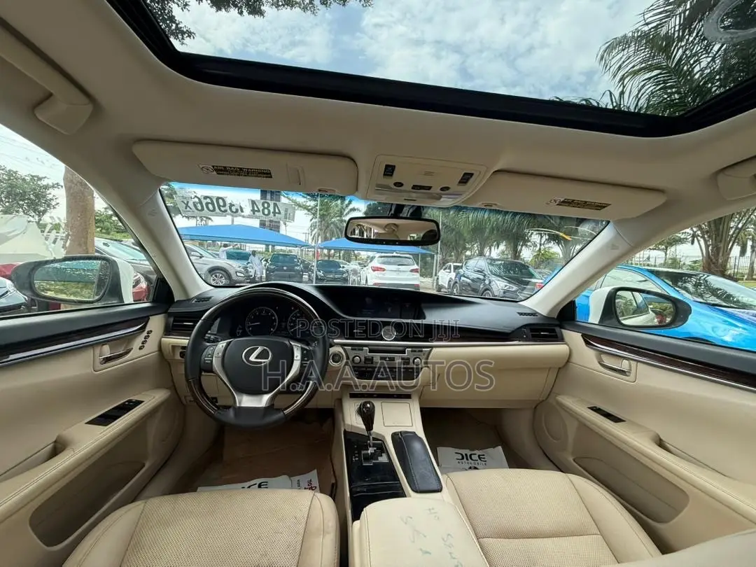 Lexus IS 350 AWD 2015 White