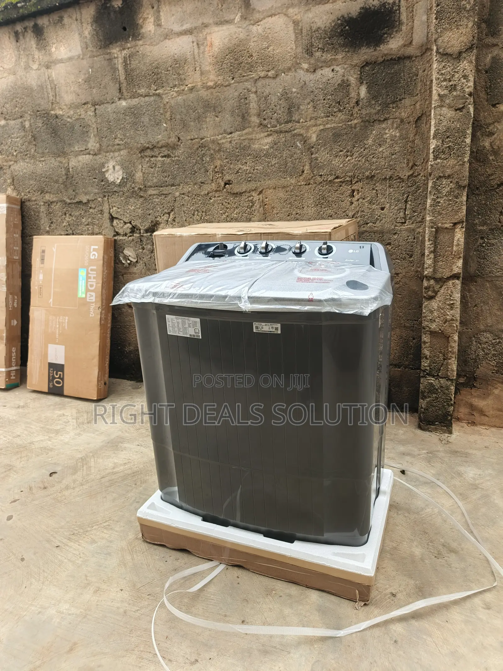 Wash Large Loads Comfortably With This LG 9KG Machine