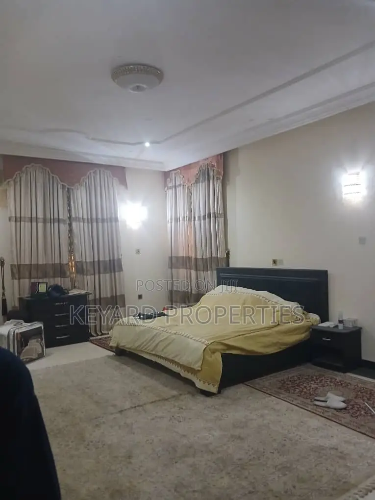 5bdrm Duplex in Life Camp for sale
