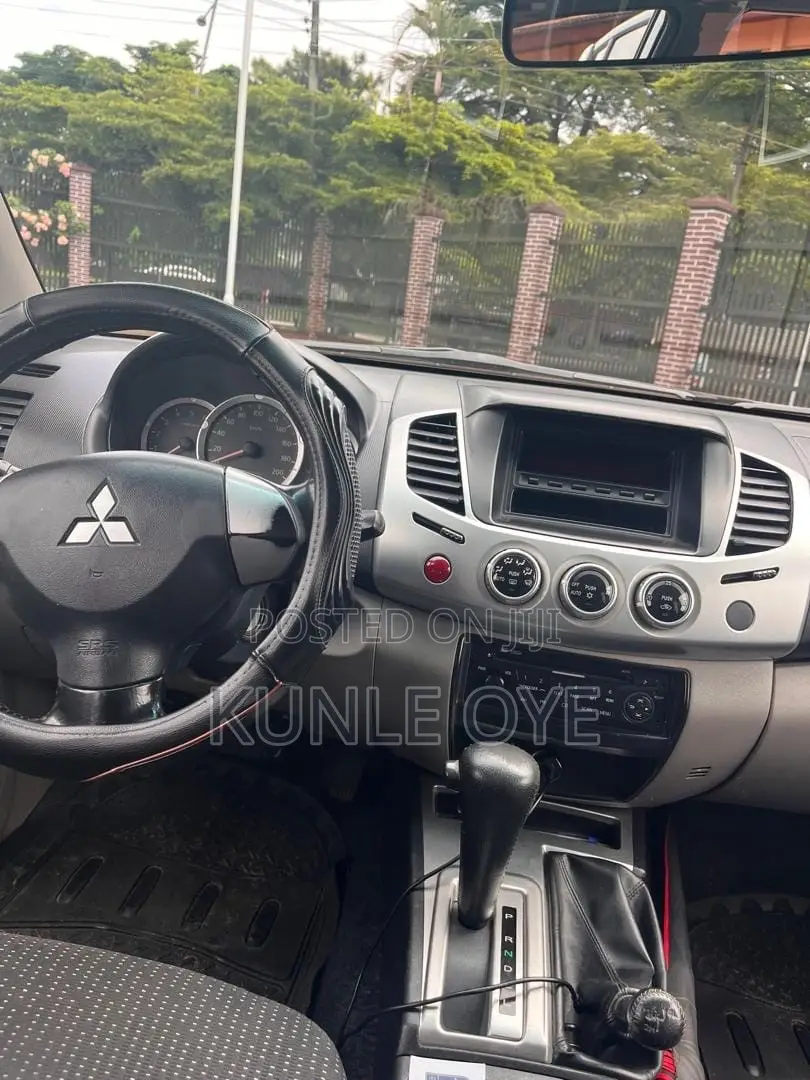 Mitsubishi L200 4Life 2.4 DI-D 151 2015 Silver