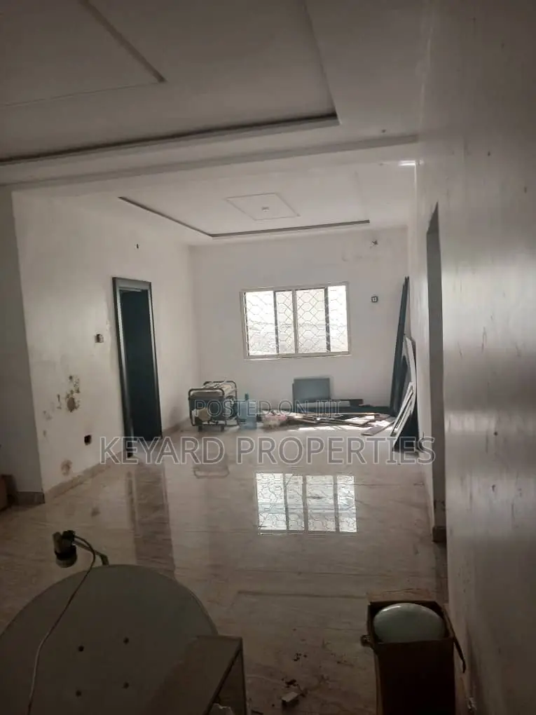 3bdrm Apartment in Wuse 2 for rent