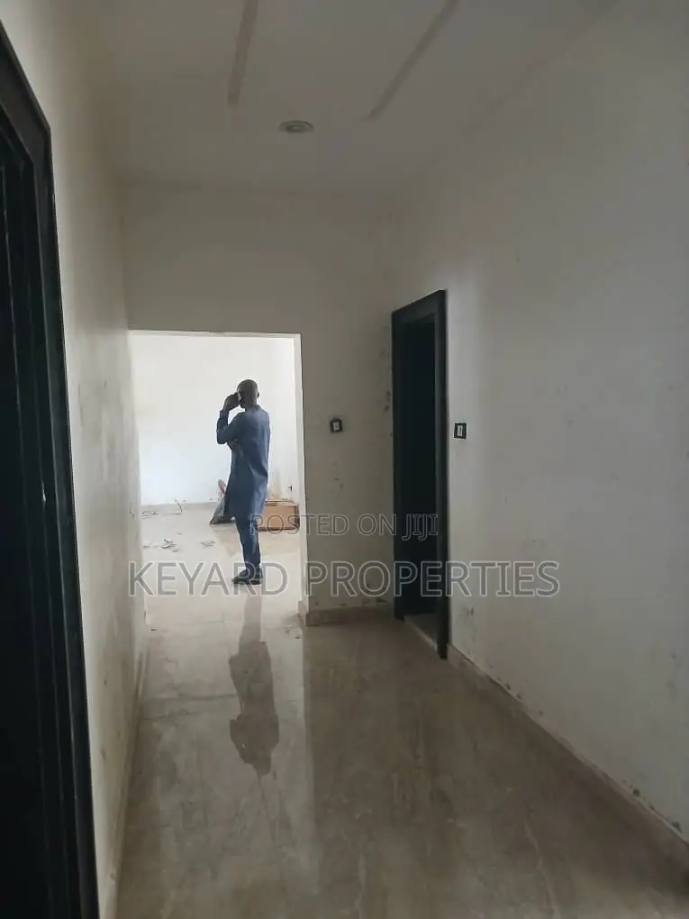 3bdrm Apartment in Wuse 2 for rent