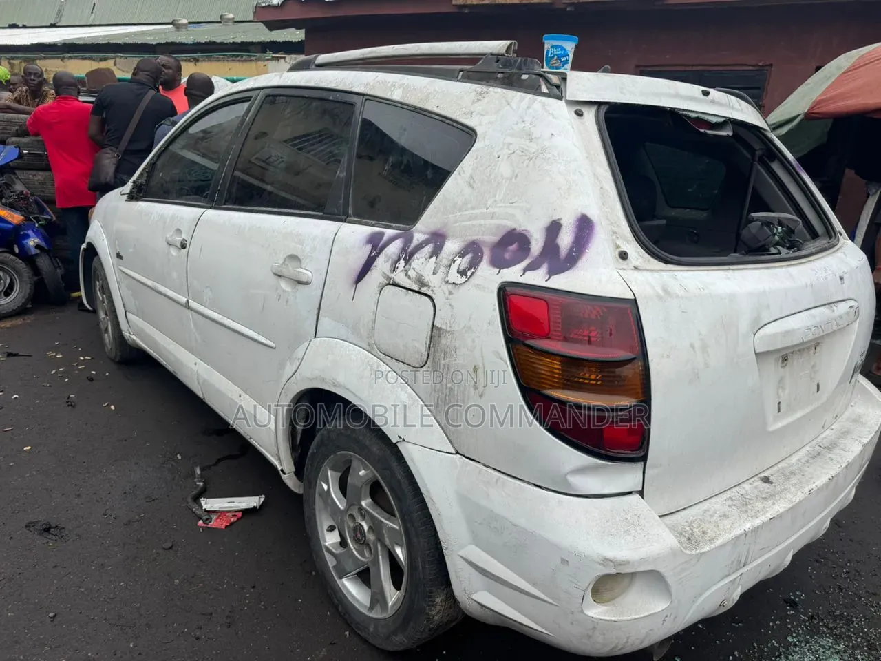 Pontiac Vibe 2006 White