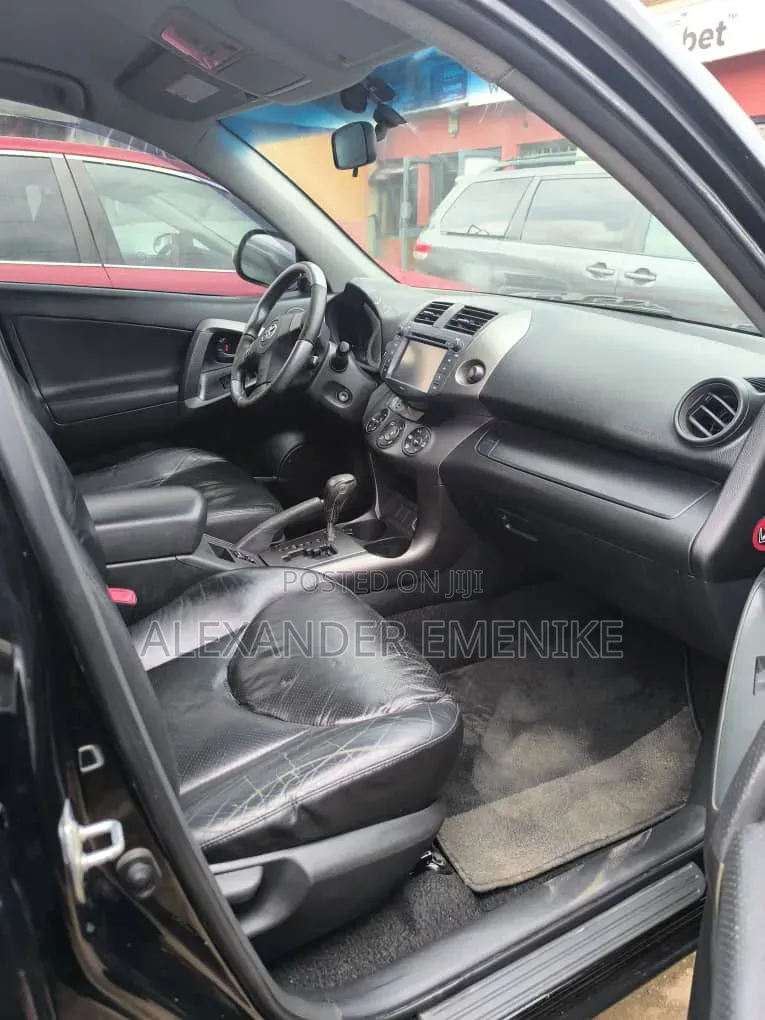 Toyota RAV4 2012 Black
