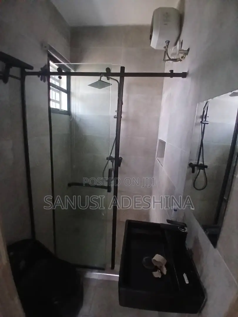 7bdrm Mansion in Asokoro Main ,Fct for sale