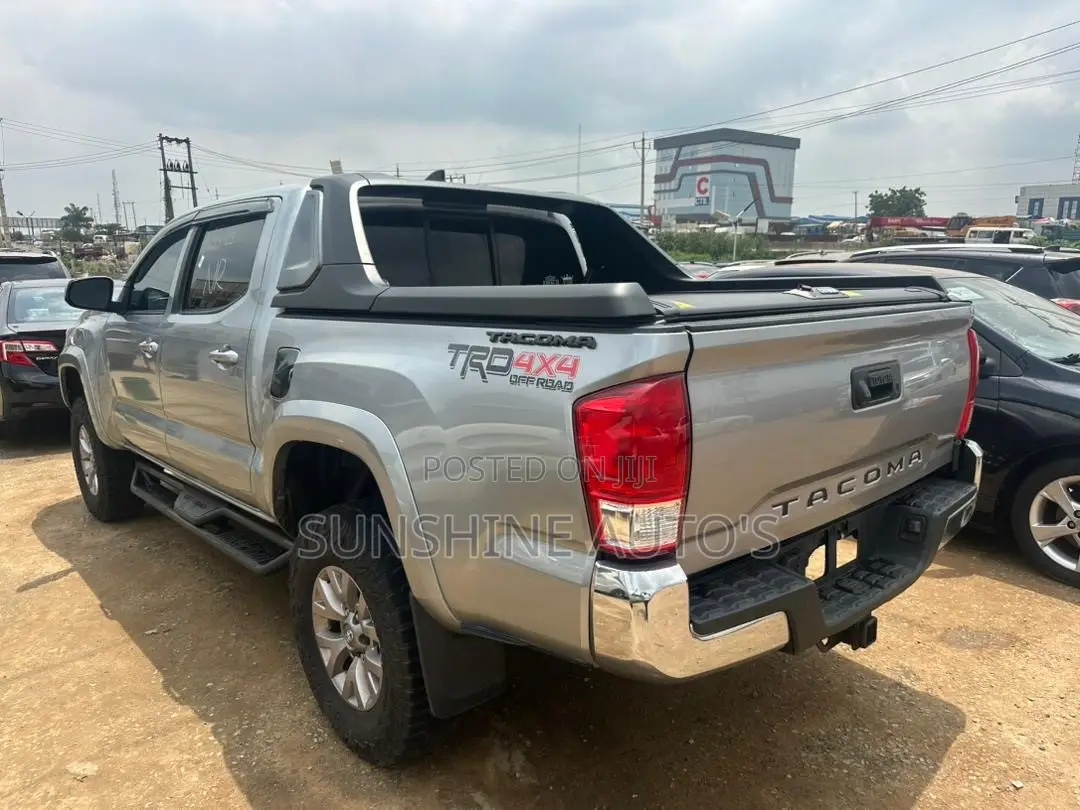 Toyota Tacoma 2015 Gray