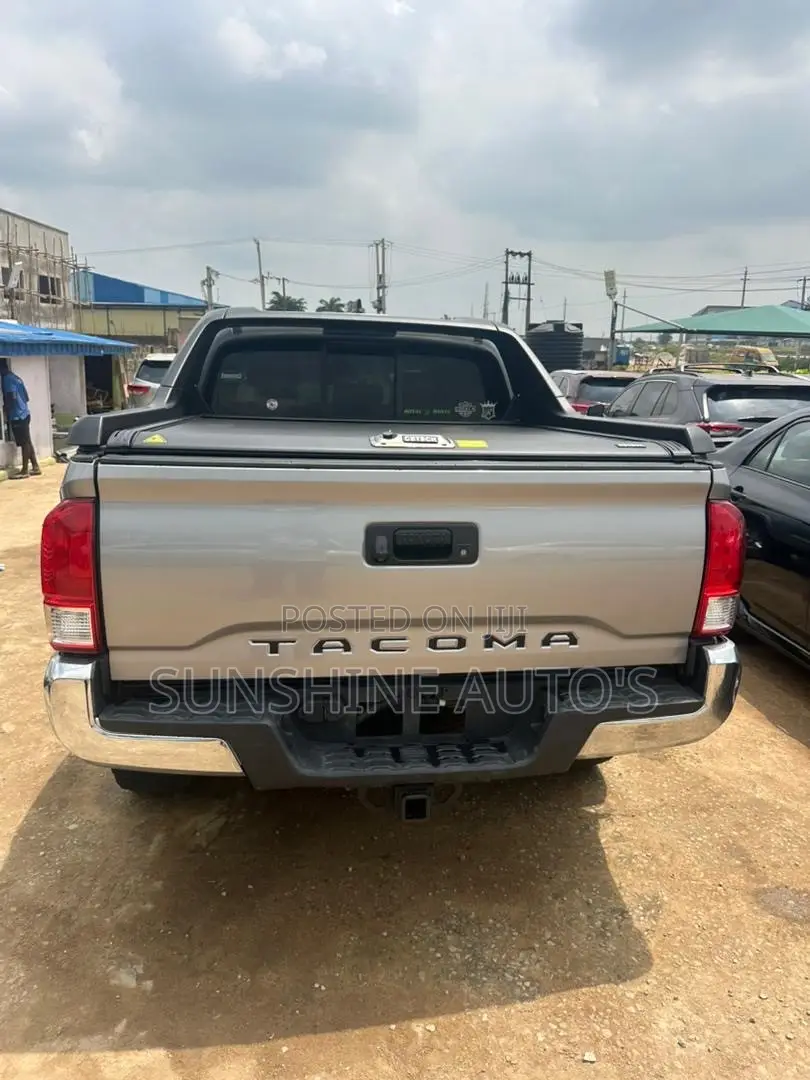 Toyota Tacoma 2015 Gray
