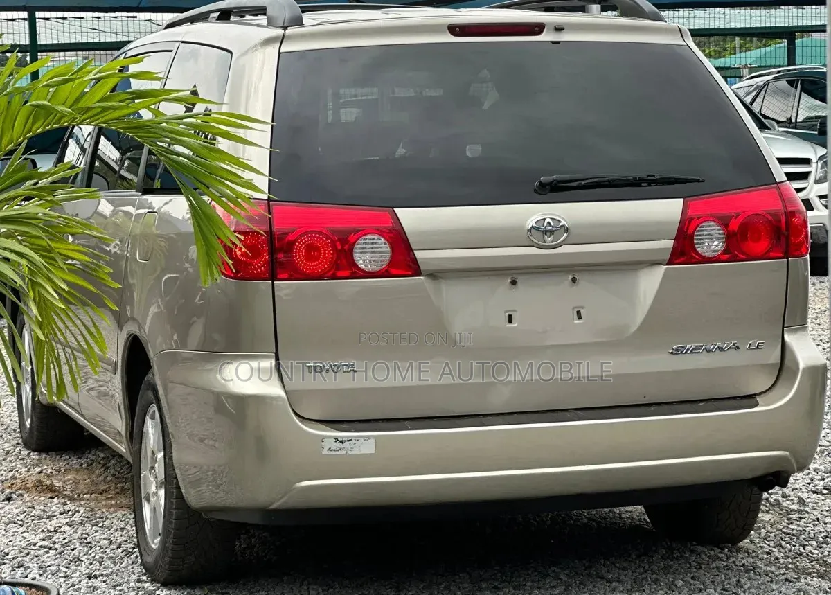 Toyota Sienna LE 4WD 2007 Gold