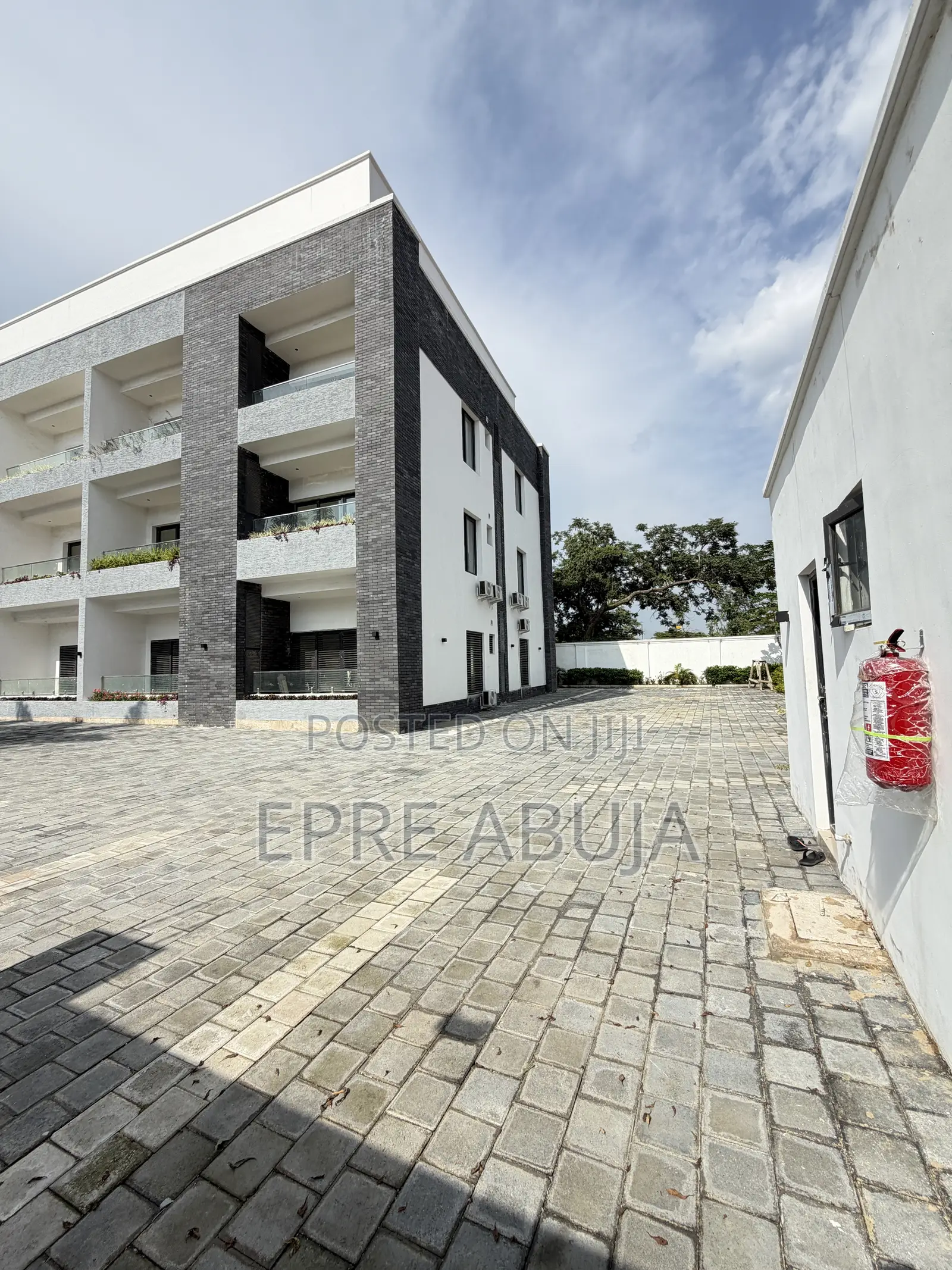 3bdrm Penthouse in Gwarinpa for rent