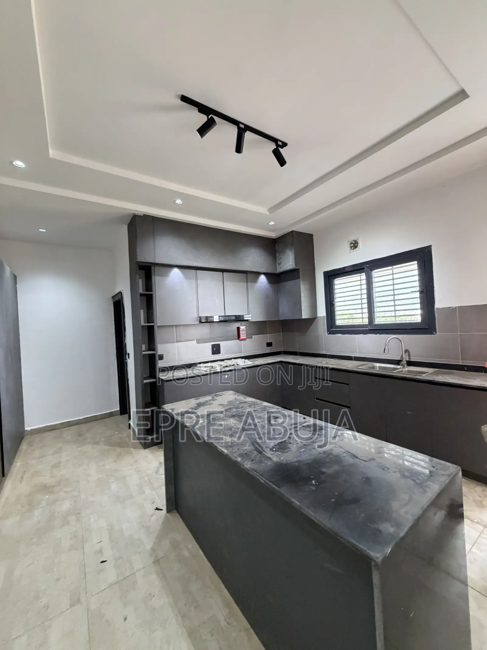 3bdrm Penthouse in Gwarinpa for rent