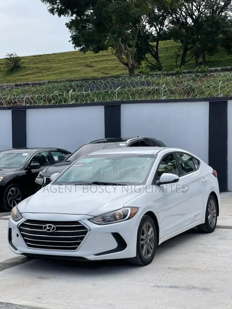 Hyundai Elantra SE Sedan FWD (1.8L 4cyl 6A) 2016 White