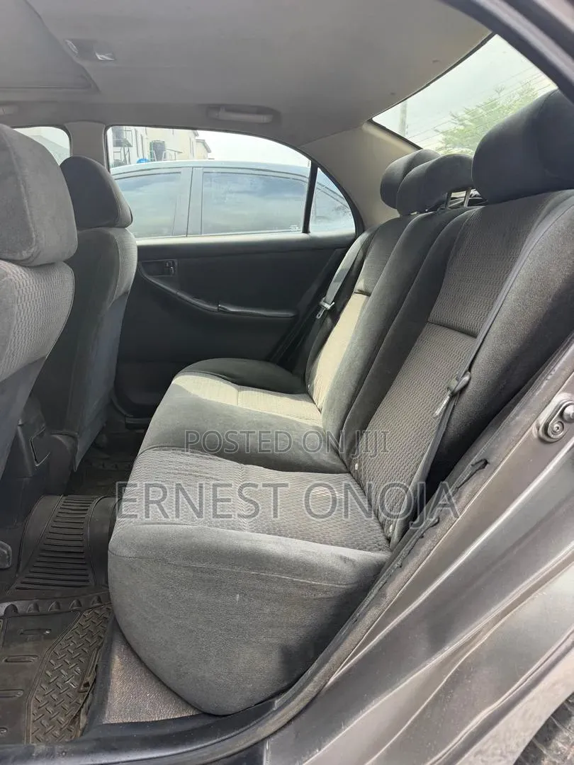 Toyota Corolla 2004 Gray
