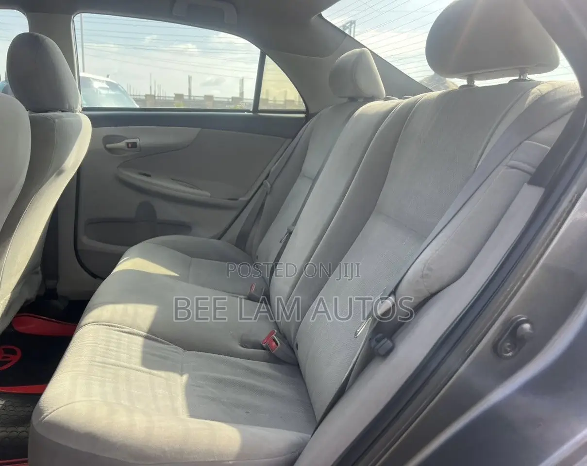 Toyota Corolla 2011 Gray