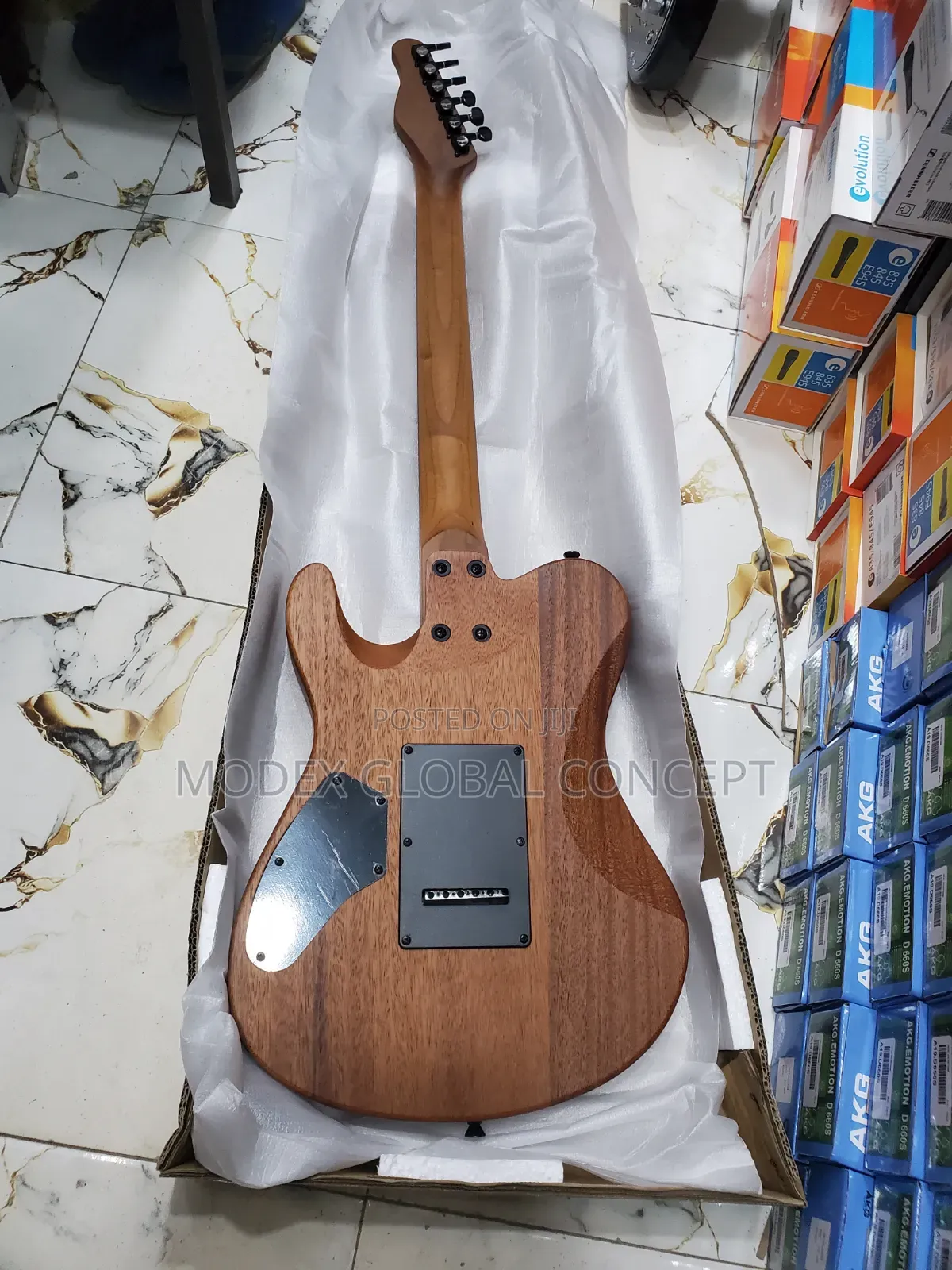 Tagima Tessy NTS Natural Satin Electric Guitar.