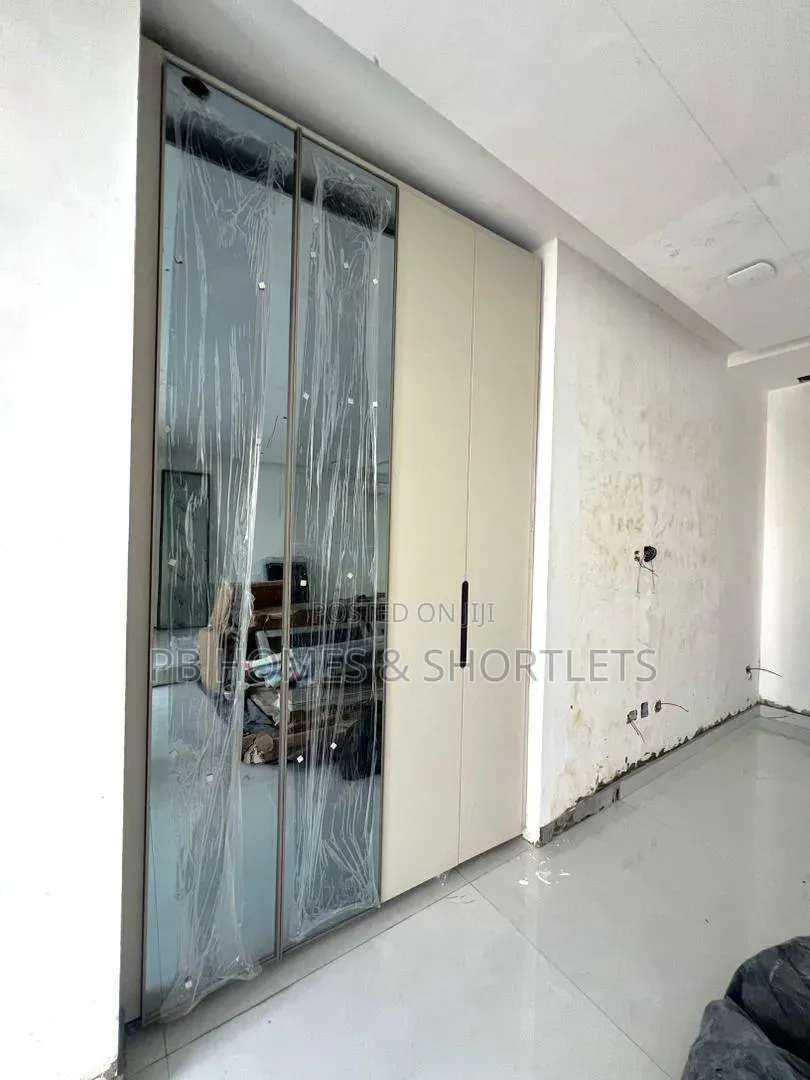 Furnished 5bdrm House in Banana Island for sale