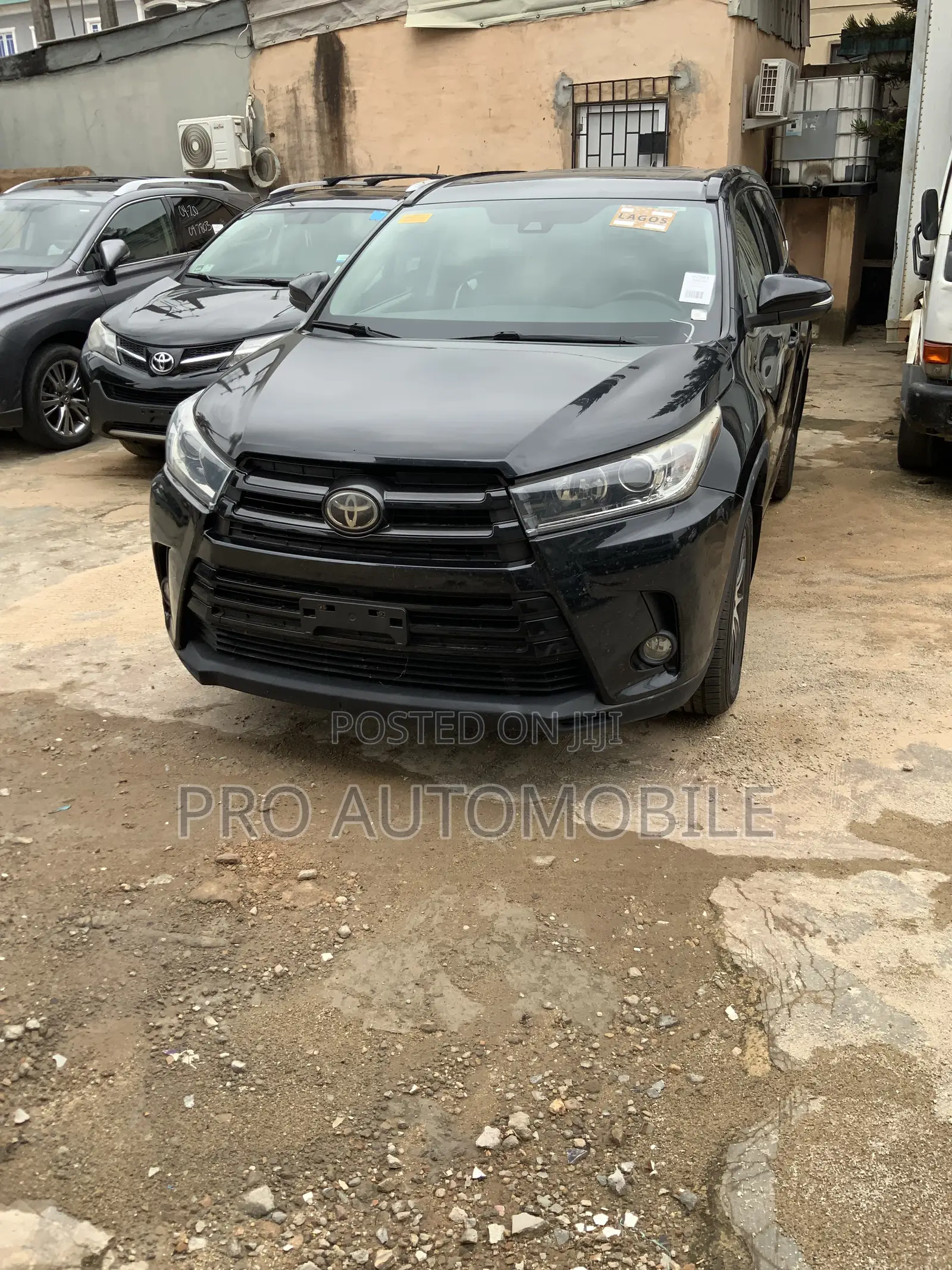 Toyota Highlander SE 4x2 V6 (3.5L 6cyl 8A) 2018 Black