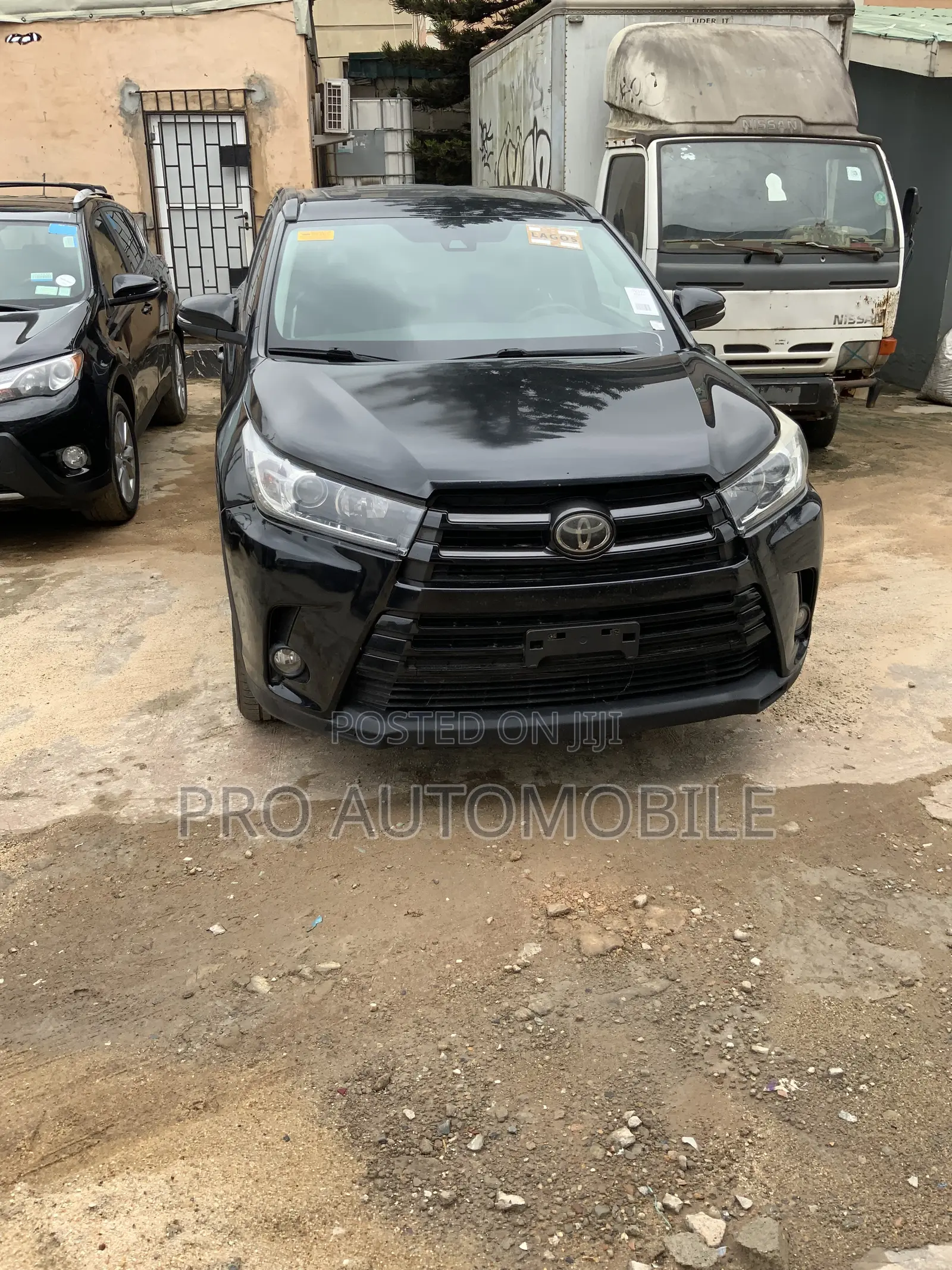 Toyota Highlander SE 4x2 V6 (3.5L 6cyl 8A) 2018 Black