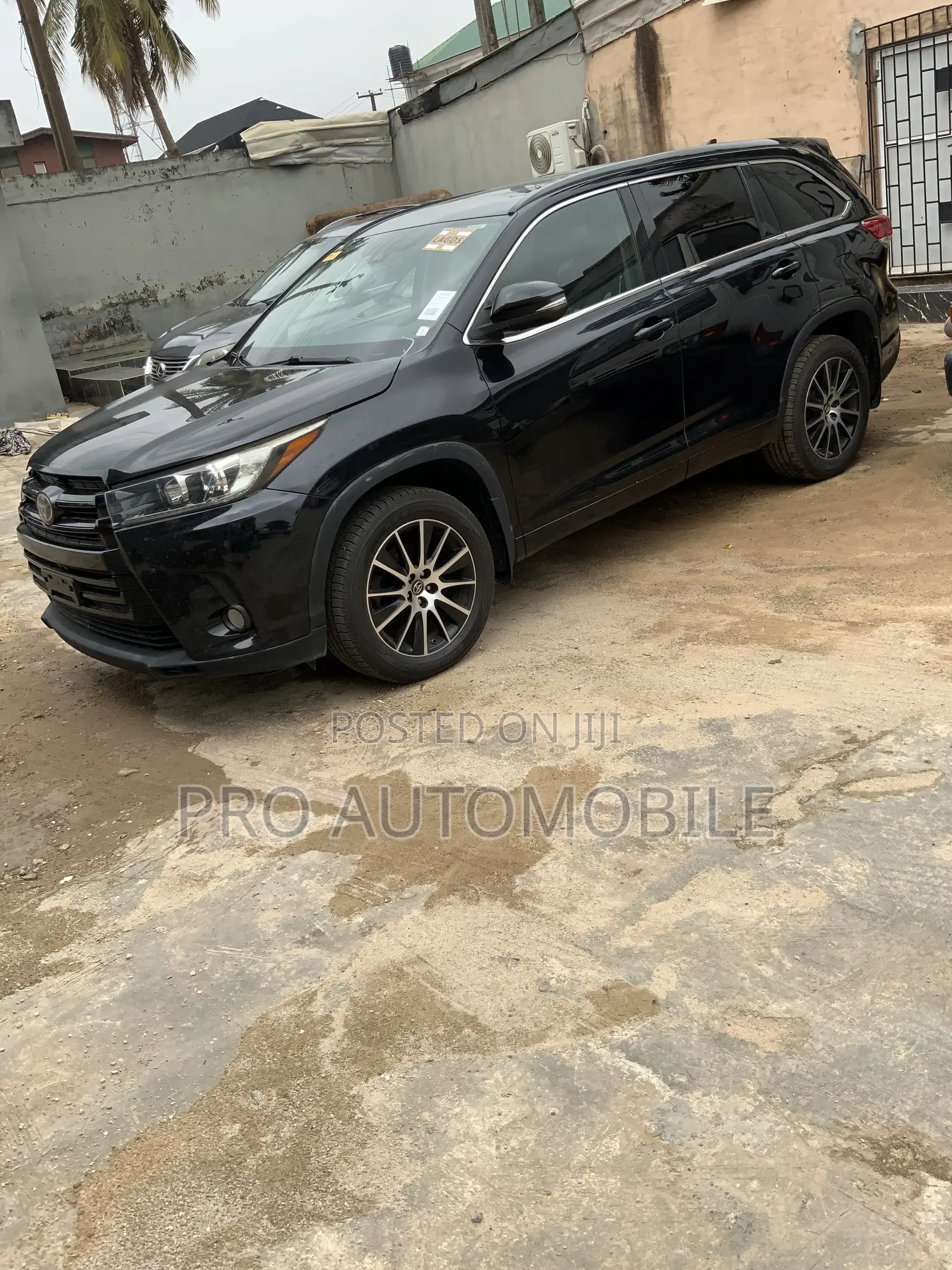 Toyota Highlander SE 4x2 V6 (3.5L 6cyl 8A) 2018 Black