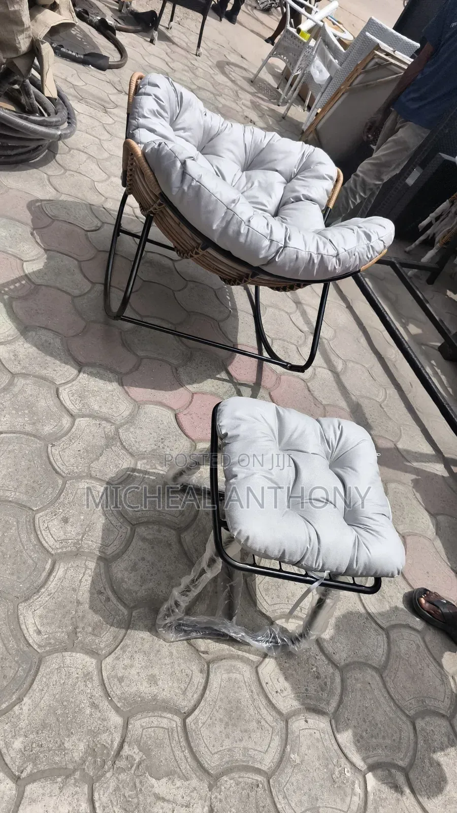 High Quality Sofa Chair With Leg Rest Very Unique