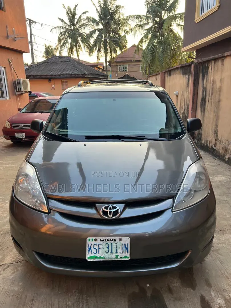 Toyota Sienna 2005 Gray