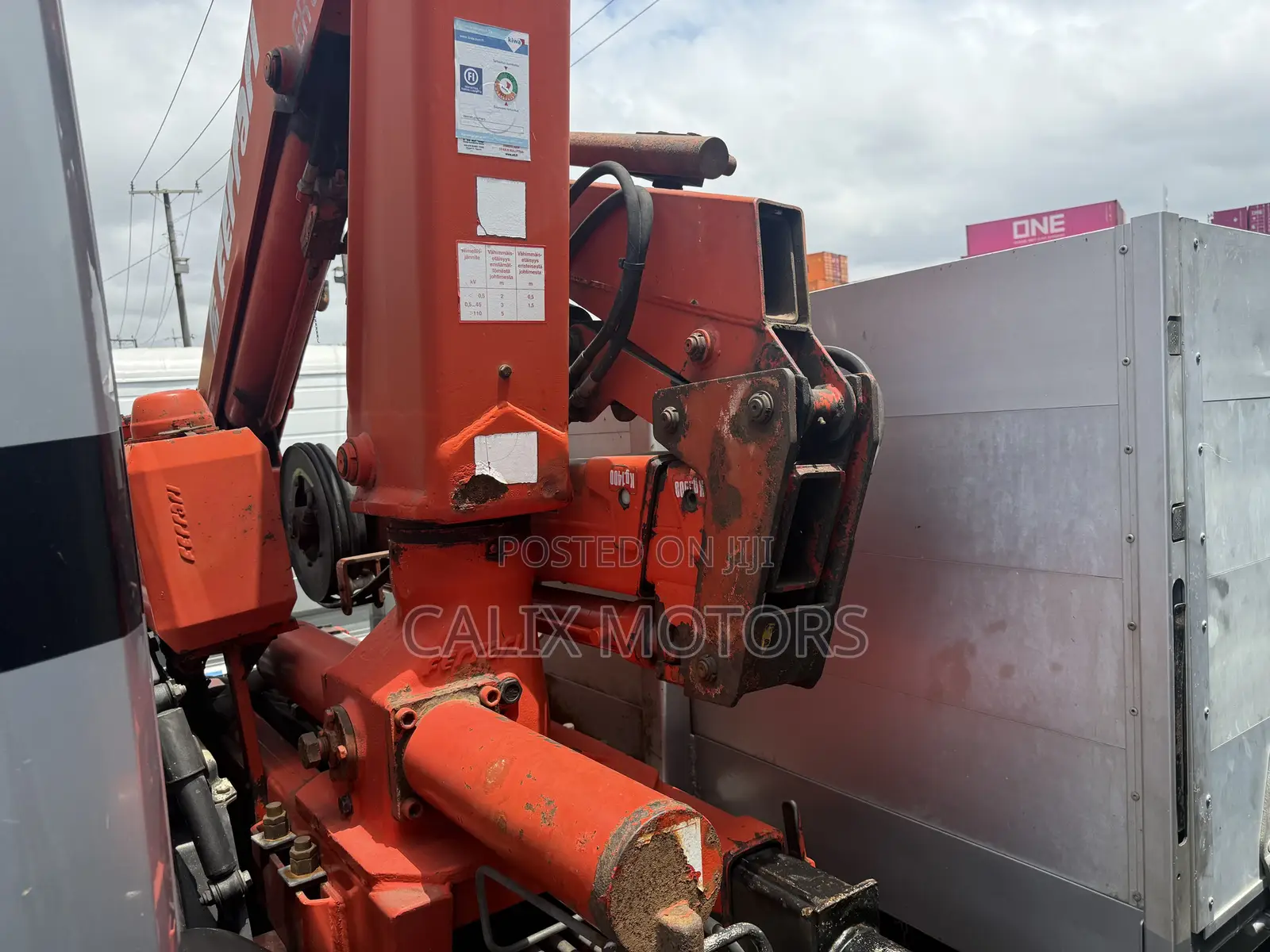 Foreign Used Mercedes Benz 1317 With 4 Tonnes Hiab.