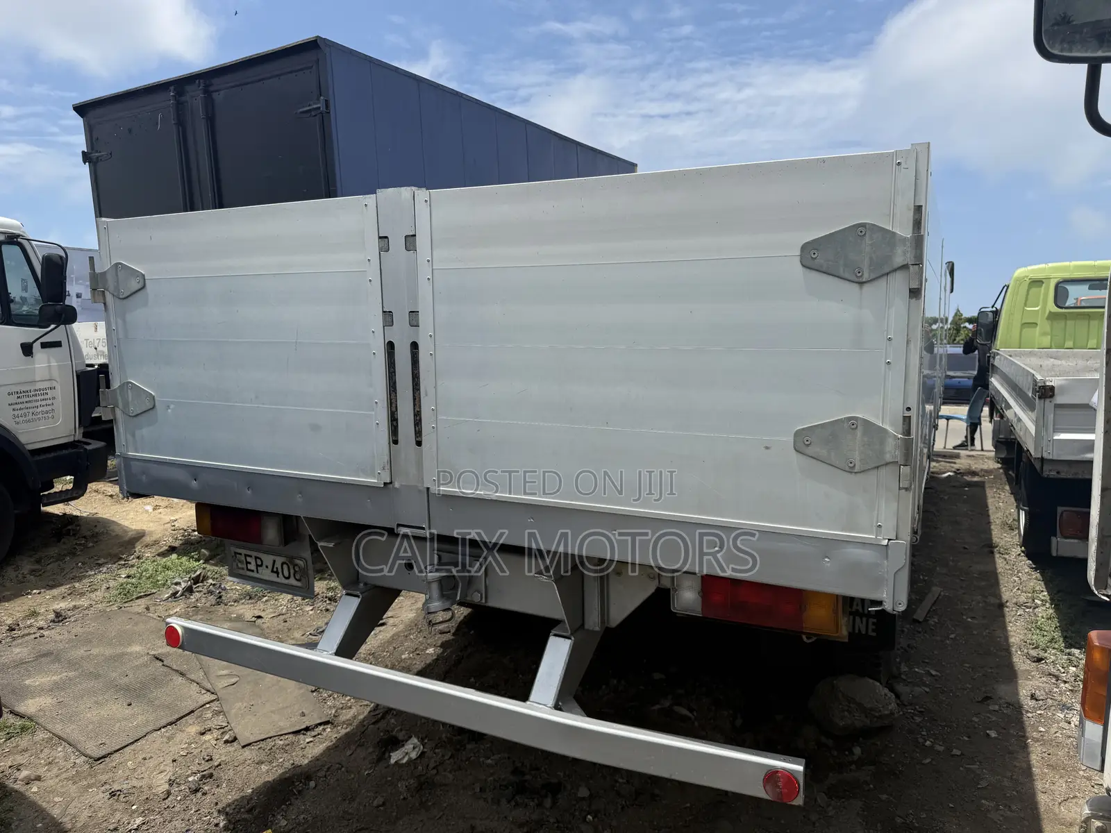 Foreign Used Mercedes Benz 1317 With 4 Tonnes Hiab.