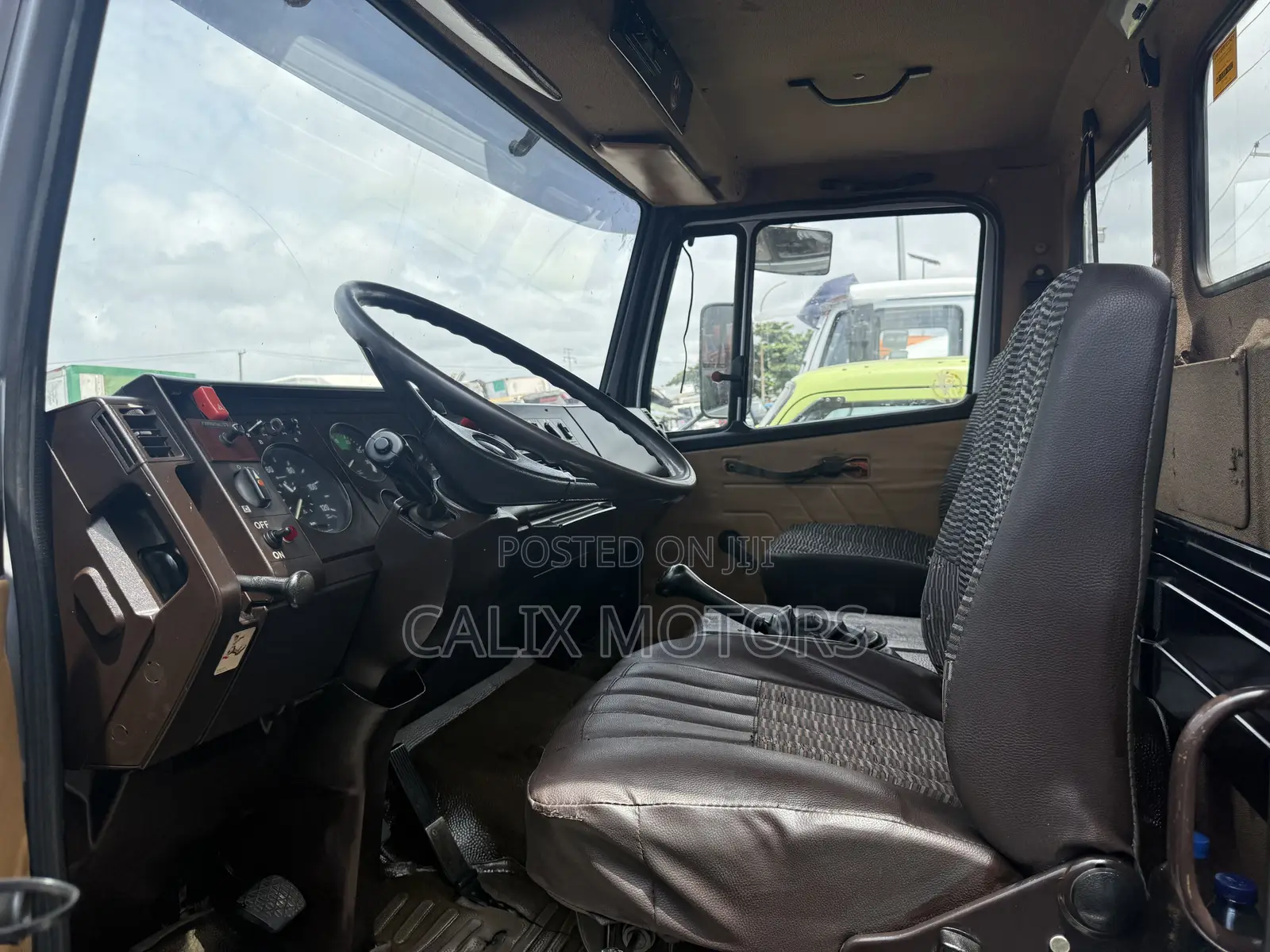 Foreign Used Mercedes Benz 1317 With 4 Tonnes Hiab.
