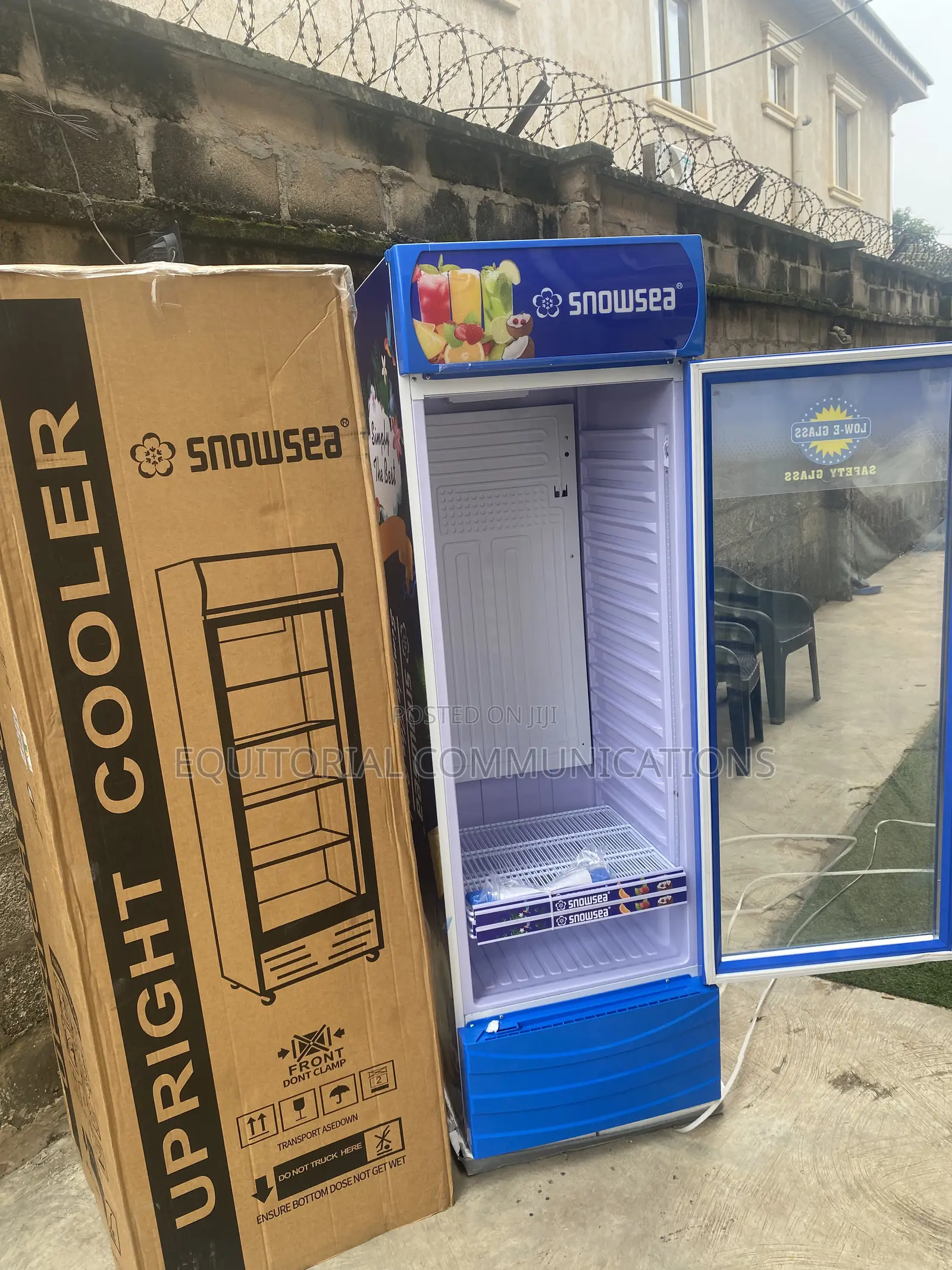 SnowSea LC-500W Refrigerated Retail Display