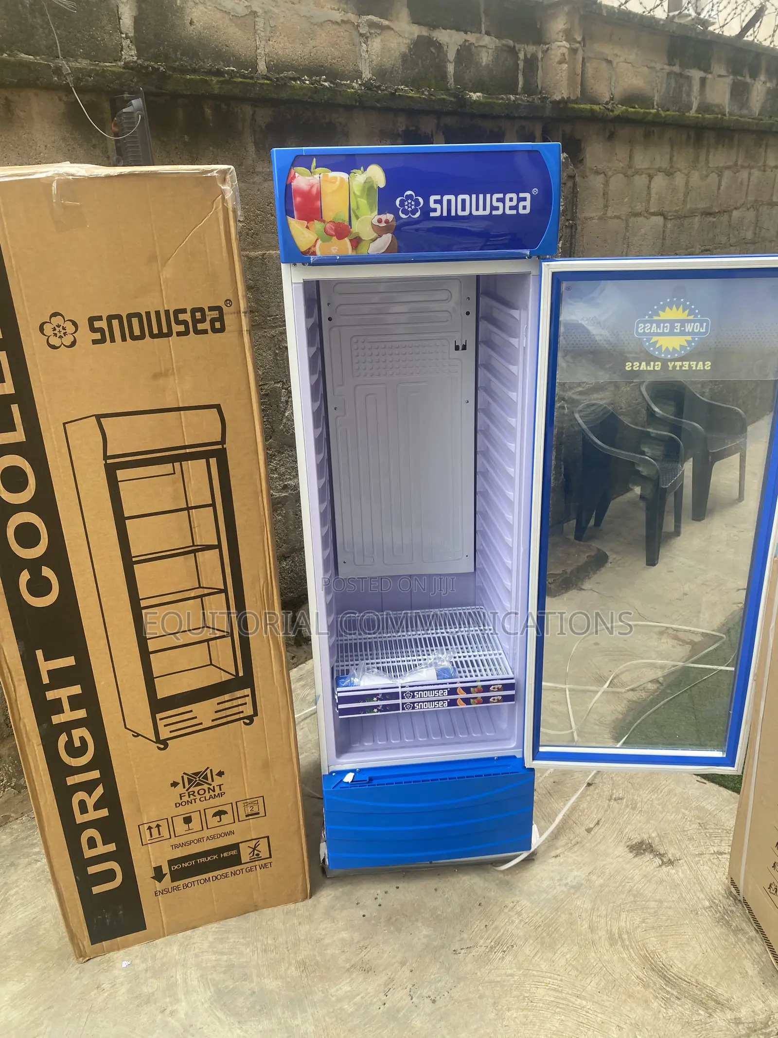 SnowSea LC-500W Refrigerated Retail Display